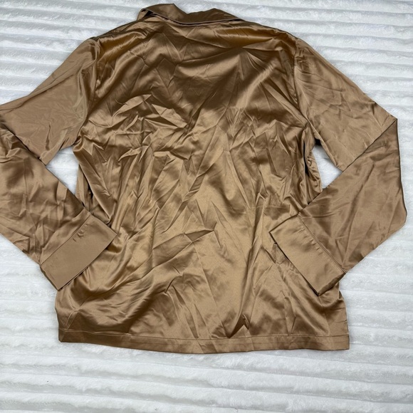 NWT SKIMS  Hotel Shine Long Sleeve Button Up Sleep Top Women’s Large Homey - Picture 5 of 10